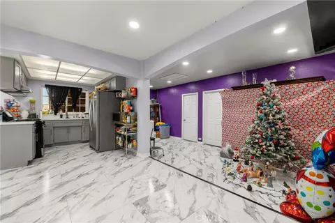 Entry Way - 9164 Quincy Ave, Hesperia, CA 92345 photo 3 of 3