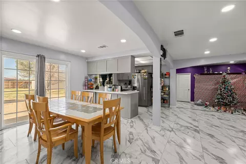 Entry Way - 9164 Quincy Ave, Hesperia, CA 92345 photo 2 of 3