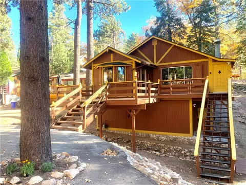 559 Beechnut Dr, Green Valley Lake, CA 92341