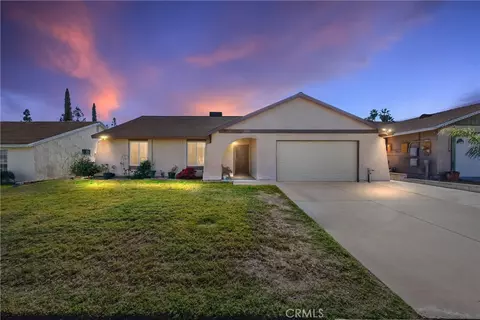 17331 Seville Ct, Fontana, CA 92335