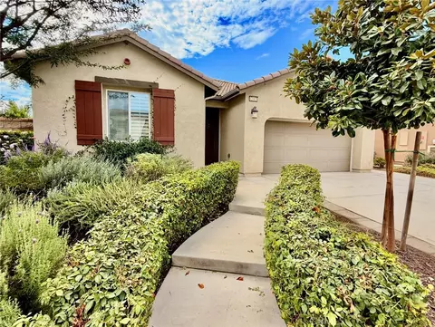 12003 Santiam Ct, Jurupa Valley, CA 91752