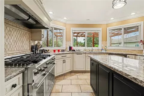 Kitchen - 23457 Currier Dr, Tracy, CA 95304 photo 2 of 2