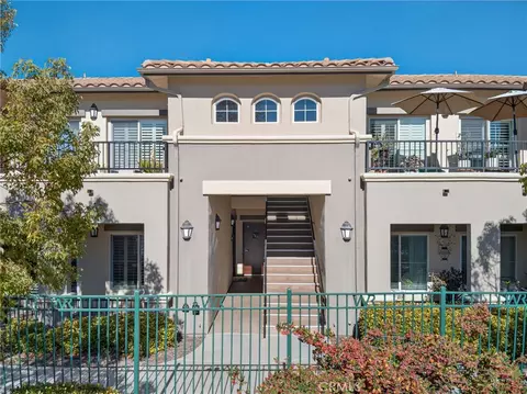 453 Country Club Dr #103, Simi Valley, CA 93065
