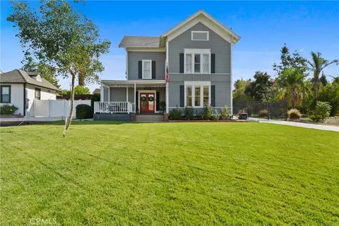 1033 W Palm Ave, Redlands, CA 92373