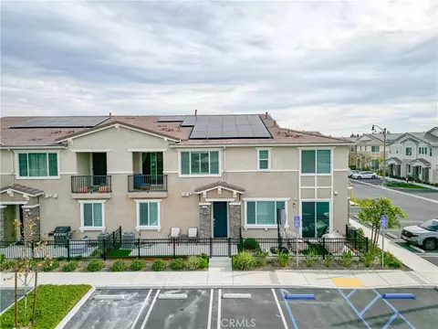 16540 Wyndham Ln #10, Fontana, CA 92336