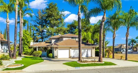 22730 Canyon Lk S, Canyon Lake, CA 92587