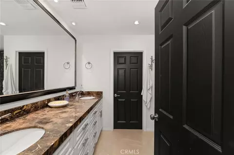 Bath - 39287 Pine St, Yucaipa, CA 92399 photo 2 of 5