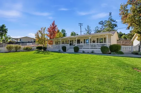 24765 Las Flores Dr, Canyon Lake, CA 92587