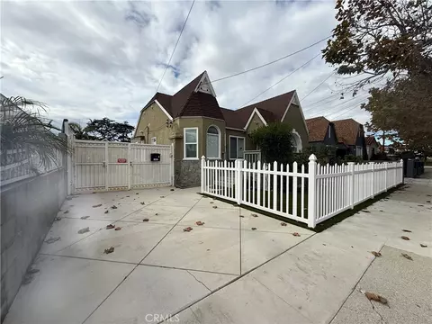 1555 Mcdonald Ave, Wilmington, CA 90744