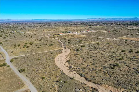 0 Mango, Phelan, CA 92371 photo 4