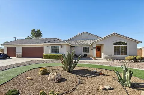 13322 Chenin Blanc Ct, Apple Valley, CA 92308