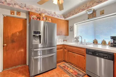 Kitchen - 5737 Riverside Ave, Rialto, CA 92377 photo 2 of 5