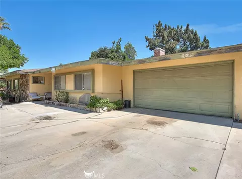 Exterior - 5737 Riverside Ave, Rialto, CA 92377 photo 4 of 6