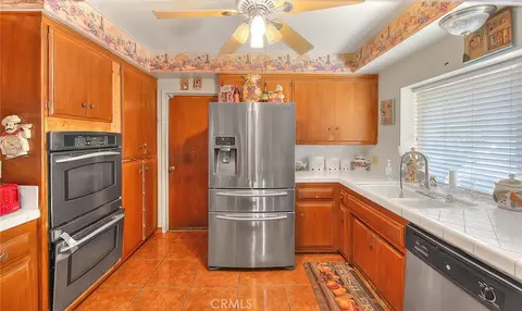Kitchen - 5737 Riverside Ave, Rialto, CA 92377 photo 3 of 5