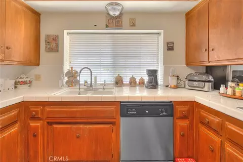 Kitchen - 5737 Riverside Ave, Rialto, CA 92377 photo 4 of 5