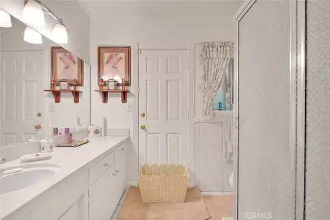 Bath - 5737 Riverside Ave, Rialto, CA 92377 photo 1 of 7