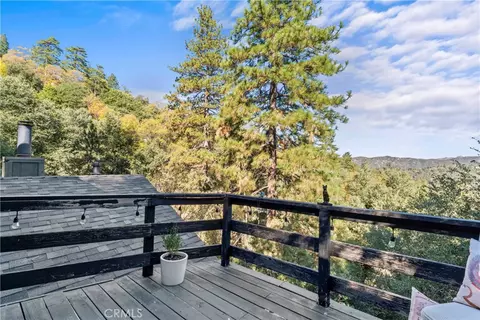 Exterior - 337 Wylerhorn, Crestline, CA 92325 photo 4 of 11