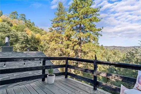 Exterior - 337 Wylerhorn, Crestline, CA 92325 photo 2 of 6