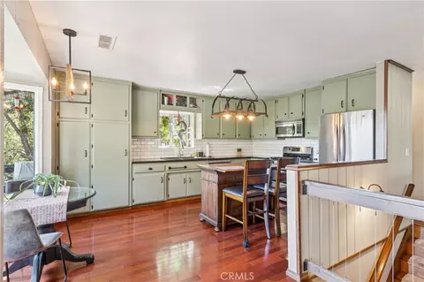 Kitchen - 337 Wylerhorn, Crestline, CA 92325 photo 1 of 3