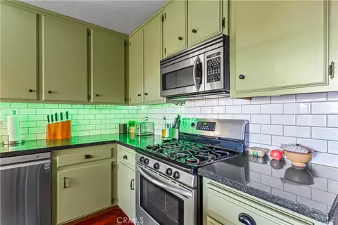 Kitchen - 337 Wylerhorn, Crestline, CA 92325 photo 4 of 4