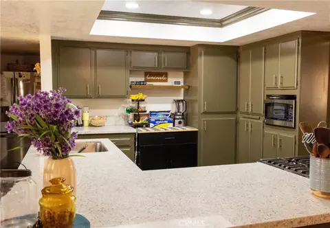 Kitchen - 15078 Cactus, Hesperia, CA 92345 photo 5 of 5