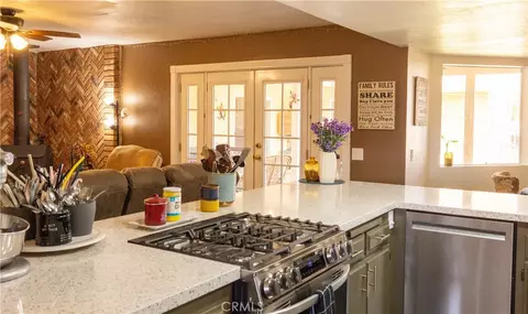 Kitchen - 15078 Cactus, Hesperia, CA 92345 photo 1 of 5