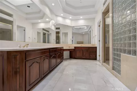 Bath - 6872 Chartwell, Riverside, CA 92506 photo 1 of 4