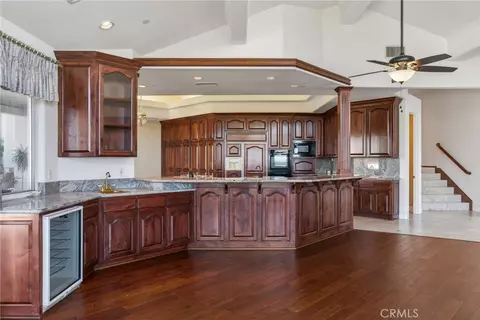 Kitchen - 6872 Chartwell, Riverside, CA 92506 photo 2 of 6