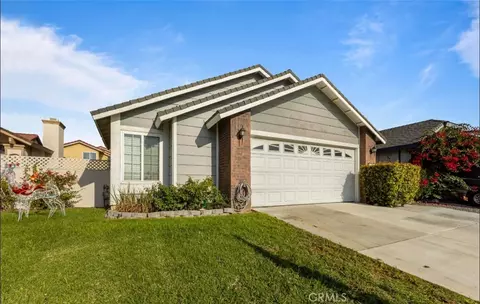 14476 Oak Knoll Ct, Fontana, CA 92337