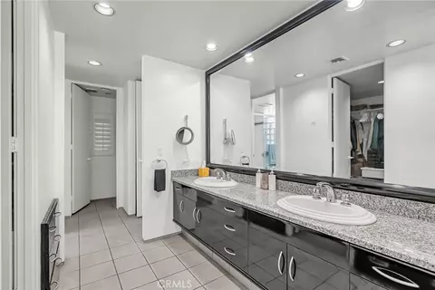 Bath - 2110 Hathaway, Riverside, CA 92506 photo 1 of 4