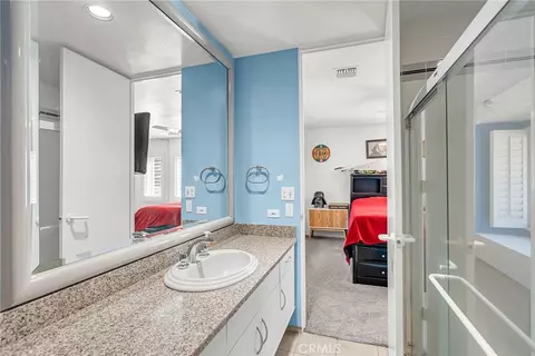 Bath - 2110 Hathaway, Riverside, CA 92506 photo 3 of 4