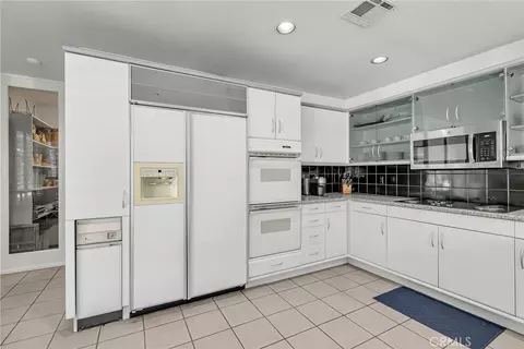 Kitchen - 2110 Hathaway, Riverside, CA 92506 photo 3 of 3