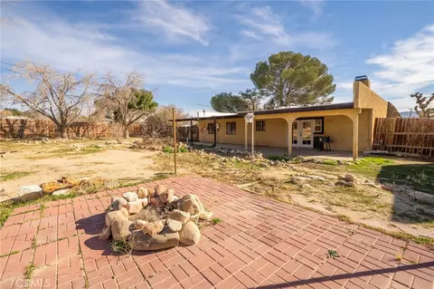 Exterior - 14580 Keota Rd, Apple Valley, CA 92307 photo 14 of 17