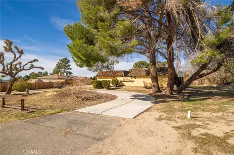 Exterior - 14580 Keota Rd, Apple Valley, CA 92307 photo 1 of 17