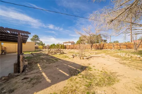 Exterior - 14580 Keota Rd, Apple Valley, CA 92307 photo 10 of 17