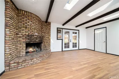 Living - 14580 Keota Rd, Apple Valley, CA 92307 photo 3 of 4