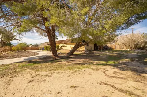 Exterior - 14580 Keota Rd, Apple Valley, CA 92307 photo 2 of 17