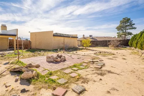 Exterior - 14580 Keota Rd, Apple Valley, CA 92307 photo 13 of 17