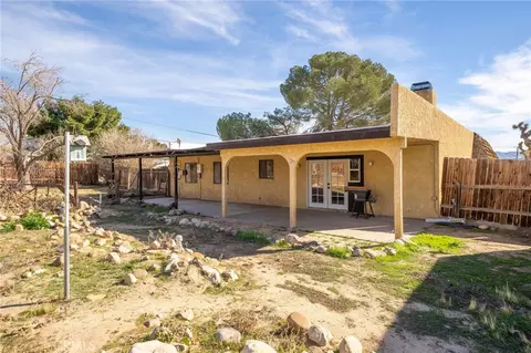 Exterior - 14580 Keota Rd, Apple Valley, CA 92307 photo 15 of 17