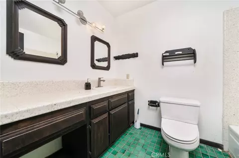 Bath - 14580 Keota Rd, Apple Valley, CA 92307 photo 1 of 4