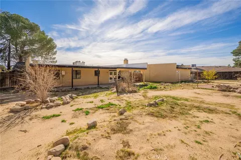 Exterior - 14580 Keota Rd, Apple Valley, CA 92307 photo 12 of 17