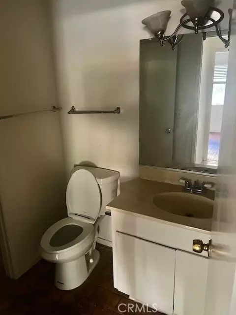 Bath - 5110 Caldera Ct, Riverside, CA 92507 photo 1 of 3