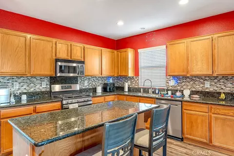 Kitchen - 1752 Campanella, Perris, CA 92571 photo 3 of 5