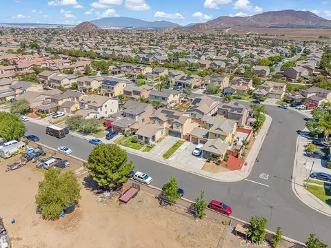 View/Area - 1752 Campanella, Perris, CA 92571 photo 2 of 9
