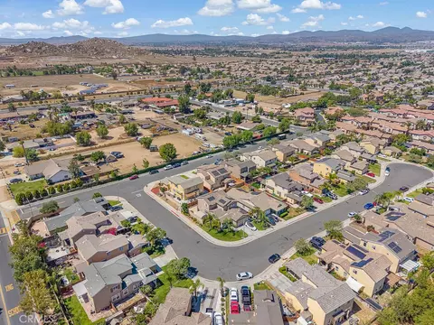 View/Area - 1752 Campanella, Perris, CA 92571 photo 6 of 9