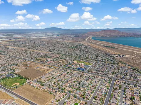 View/Area - 1752 Campanella, Perris, CA 92571 photo 8 of 9