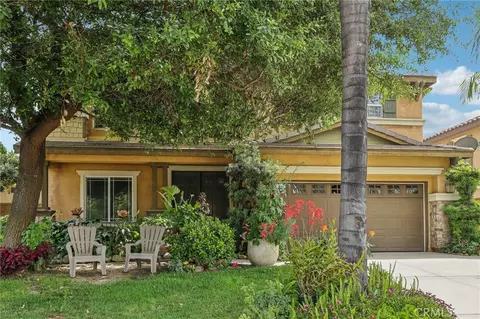 7055 Springtime Ave, Fontana, CA 92336