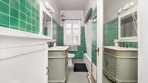 Bath - 140 Linden #962, Long Beach, CA 90802 photo 1 of 2