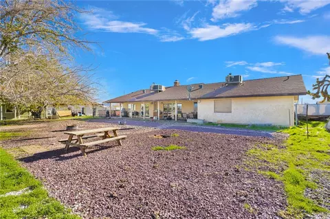 Exterior - 14010 Jicarilla Rd, Apple Valley, CA 92307 photo 2 of 2