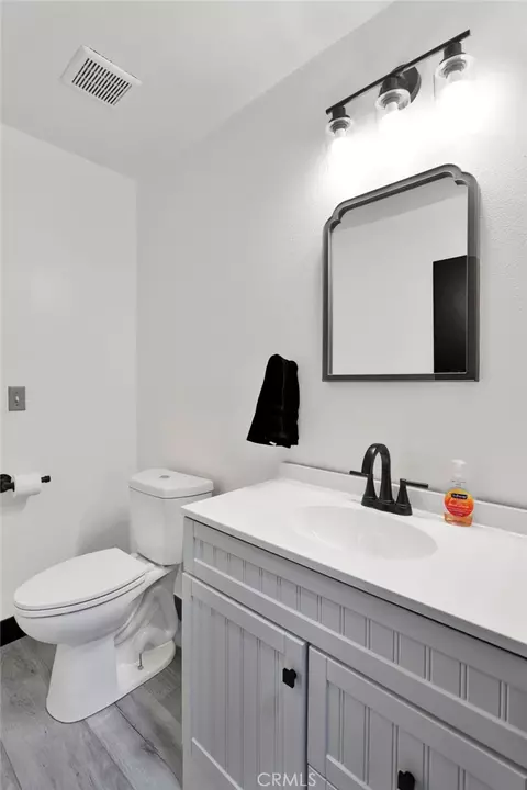 Bath - 14010 Jicarilla Rd, Apple Valley, CA 92307 photo 3 of 4